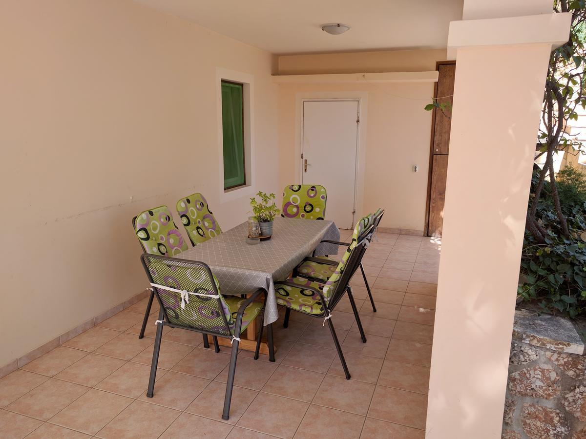 Apartment Anja Sveta Nedelja (Hvar)